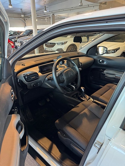 Citroen C4 Cactus 2 of 5