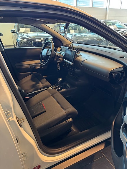 Citroen C4 Cactus 6 of 9