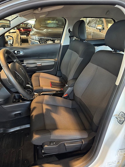 Citroen C4 Cactus 3 of 5