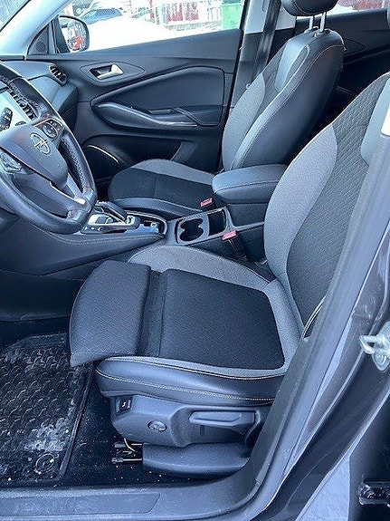 Opel Grandland X 8 of 23