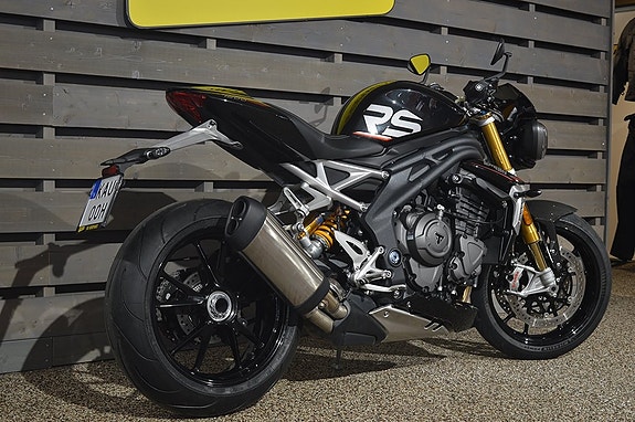 Triumph Speed Triple 1200 RS 3 of 5