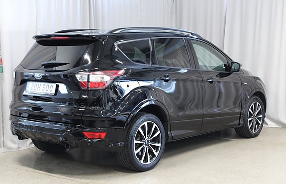 Ford Kuga 2 of 5