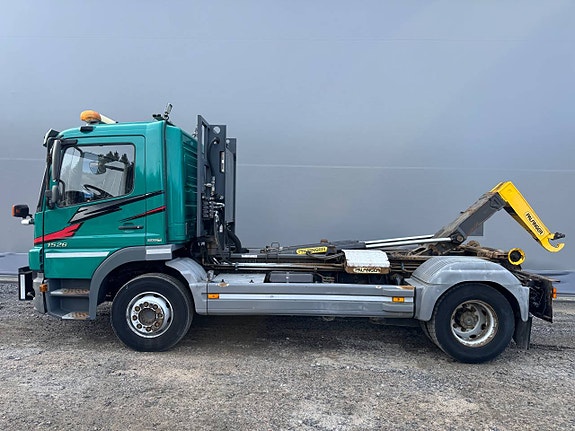 Mercedes-Benz Atego 1526 + Palfinger-krokanordning