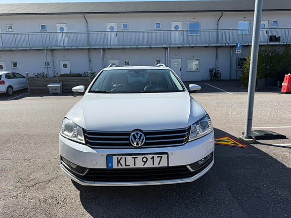 Volkswagen Passat 3 of 5