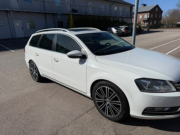Volkswagen Passat 2 of 5