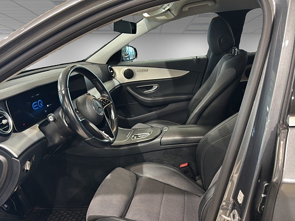 Mercedes-Benz E300 8 of 15