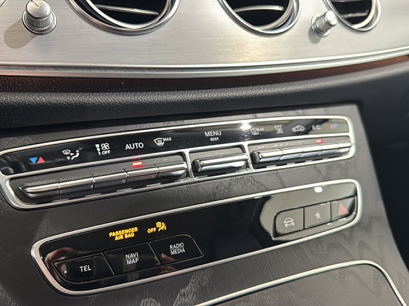 Mercedes-Benz E300 13 of 15