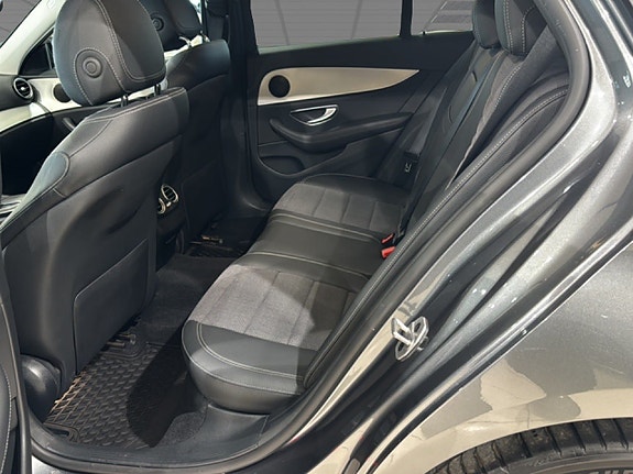 Mercedes-Benz E300 9 of 15
