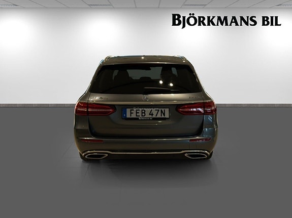 Mercedes-Benz E300 5 of 15