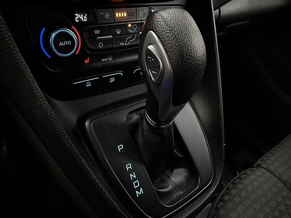 Ford Transit Connect 11 of 20