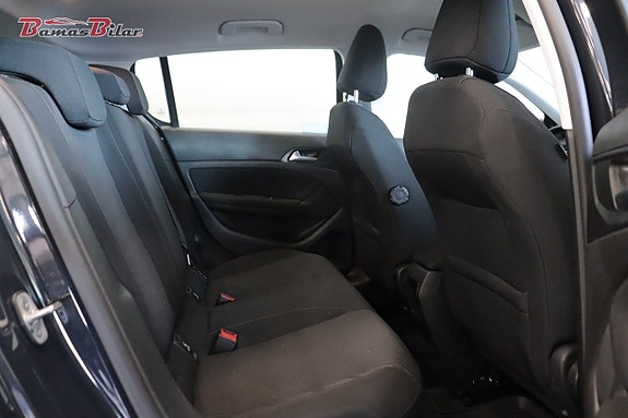 Peugeot 308 15 of 21