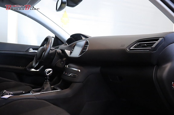 Peugeot 308 17 of 21