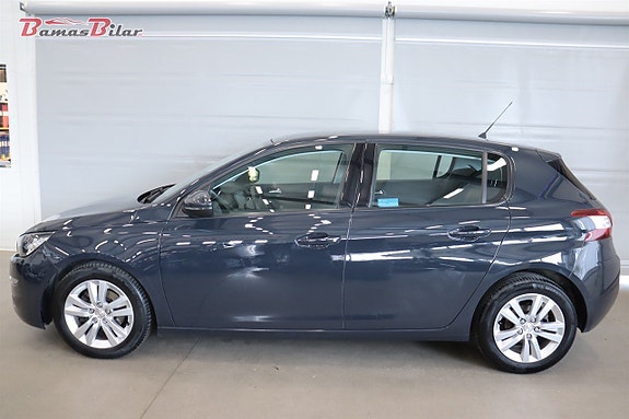 Peugeot 308 2 of 5