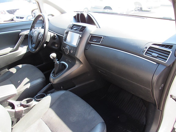 Toyota Verso 10 of 15