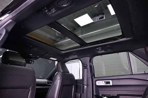 Ford Explorer 13 of 30