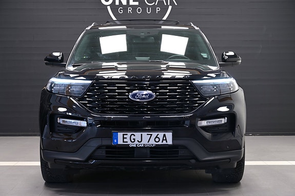Ford Explorer 3 of 30