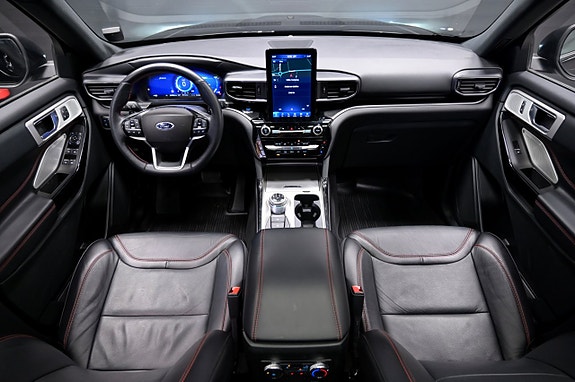 Ford Explorer 18 of 30