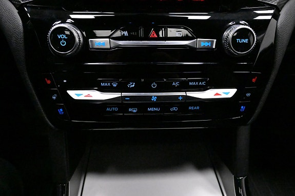 Ford Explorer 25 of 30