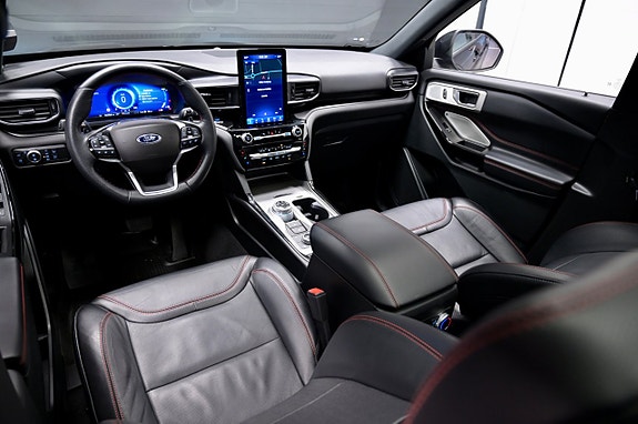 Ford Explorer 17 of 30