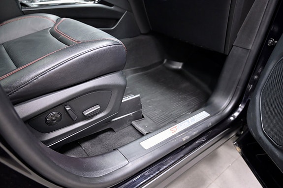 Ford Explorer 15 of 30