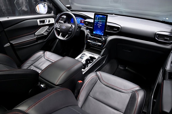 Ford Explorer 16 of 30