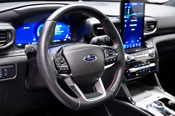 Ford Explorer 20 of 30