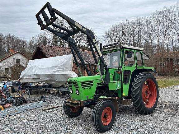 Traktor med lastare Deutz D5206