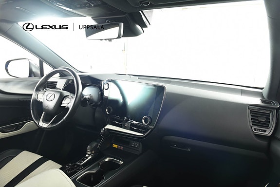 Lexus NX450h+ 10 of 19