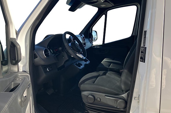 Mercedes-Benz Sprinter 317 8 of 16