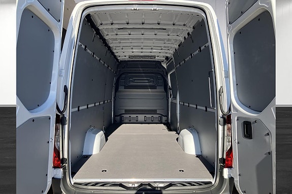 Mercedes-Benz Sprinter 317 12 of 16