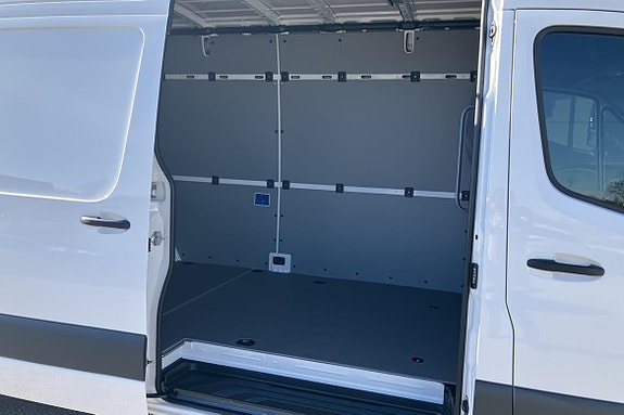 Mercedes-Benz Sprinter 317 11 of 16