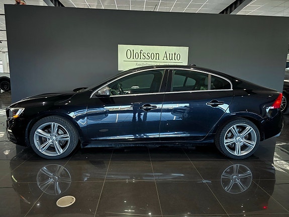 Volvo S60 2 of 5