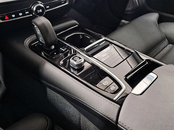Volvo V60 12 of 16