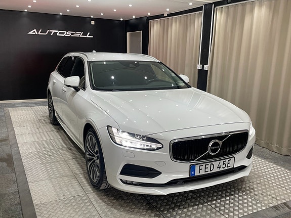 Volvo V90 2 of 5