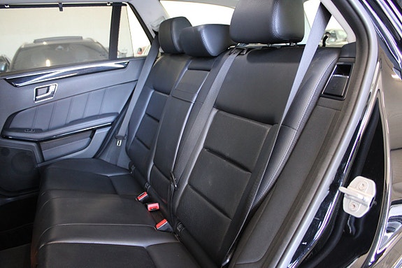 Mercedes-Benz E350 14 of 17