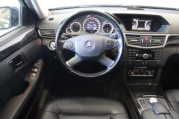 Mercedes-Benz E350 9 of 17