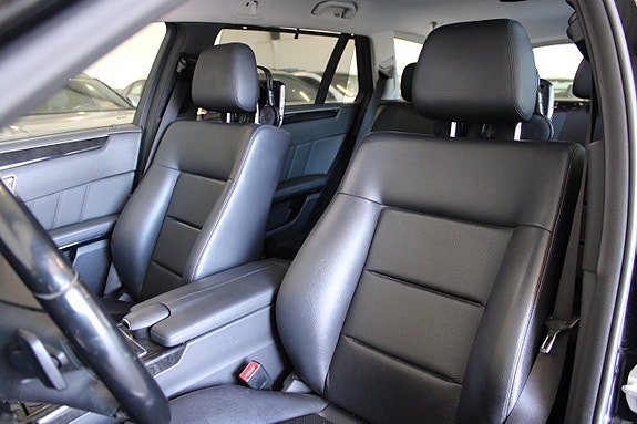 Mercedes-Benz E350 17 of 17