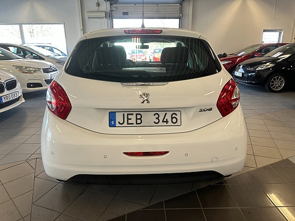 Peugeot 208 4 of 5