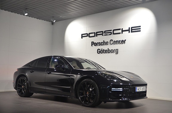 Porsche Panamera 4S