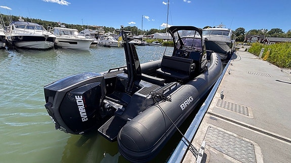 BRIG Eagle 8 Evinrude G2 300 hk- 2020 6 of 11