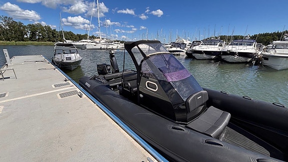 BRIG Eagle 8 Evinrude G2 300 hk- 2020 4 of 5