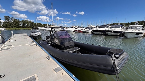 BRIG Eagle 8 Evinrude G2 300 hk- 2020 3 of 5