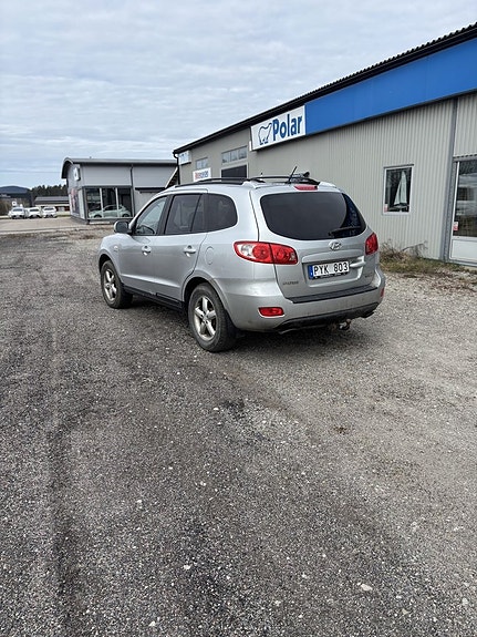 Hyundai Santa Fe 3 of 4