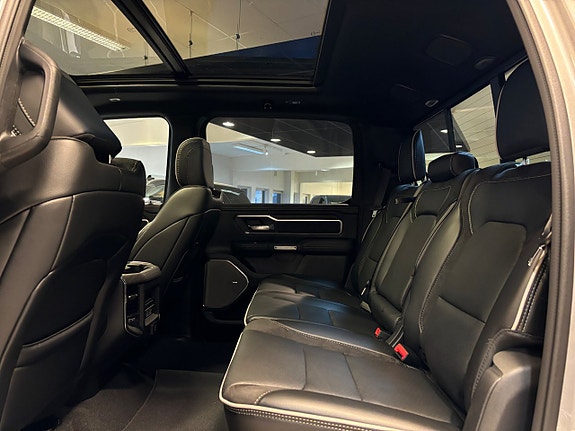 Dodge RAM 11 of 14