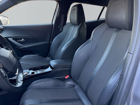 Peugeot 2008 8 of 15