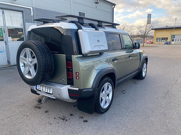 Land Rover Defender 110 3 of 5