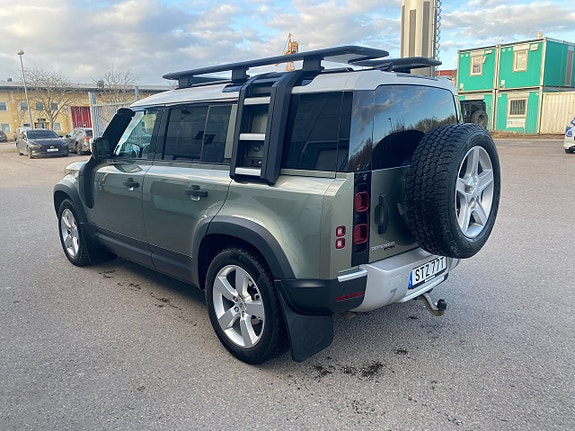 Land Rover Defender 110 2 of 5