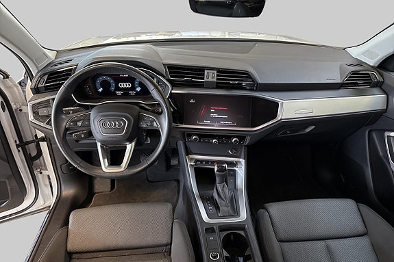 Audi Q3 10 of 17