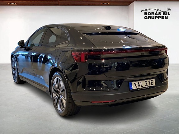 Polestar 4 2 of 15