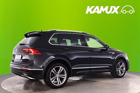 Volkswagen Tiguan 2 of 5